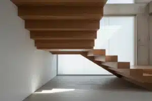 Aménagement sous escalier : 12 idées pratiques et peu coûteuses